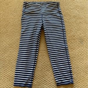 Athleta Navy and white striped capri size small